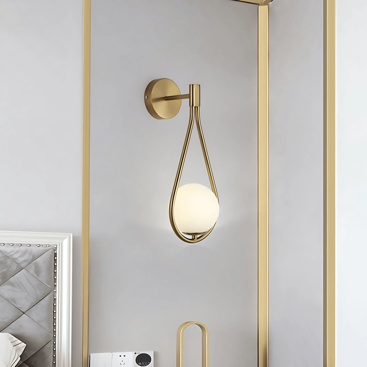 Teardrop Wall Light – Modern Glass Sconce