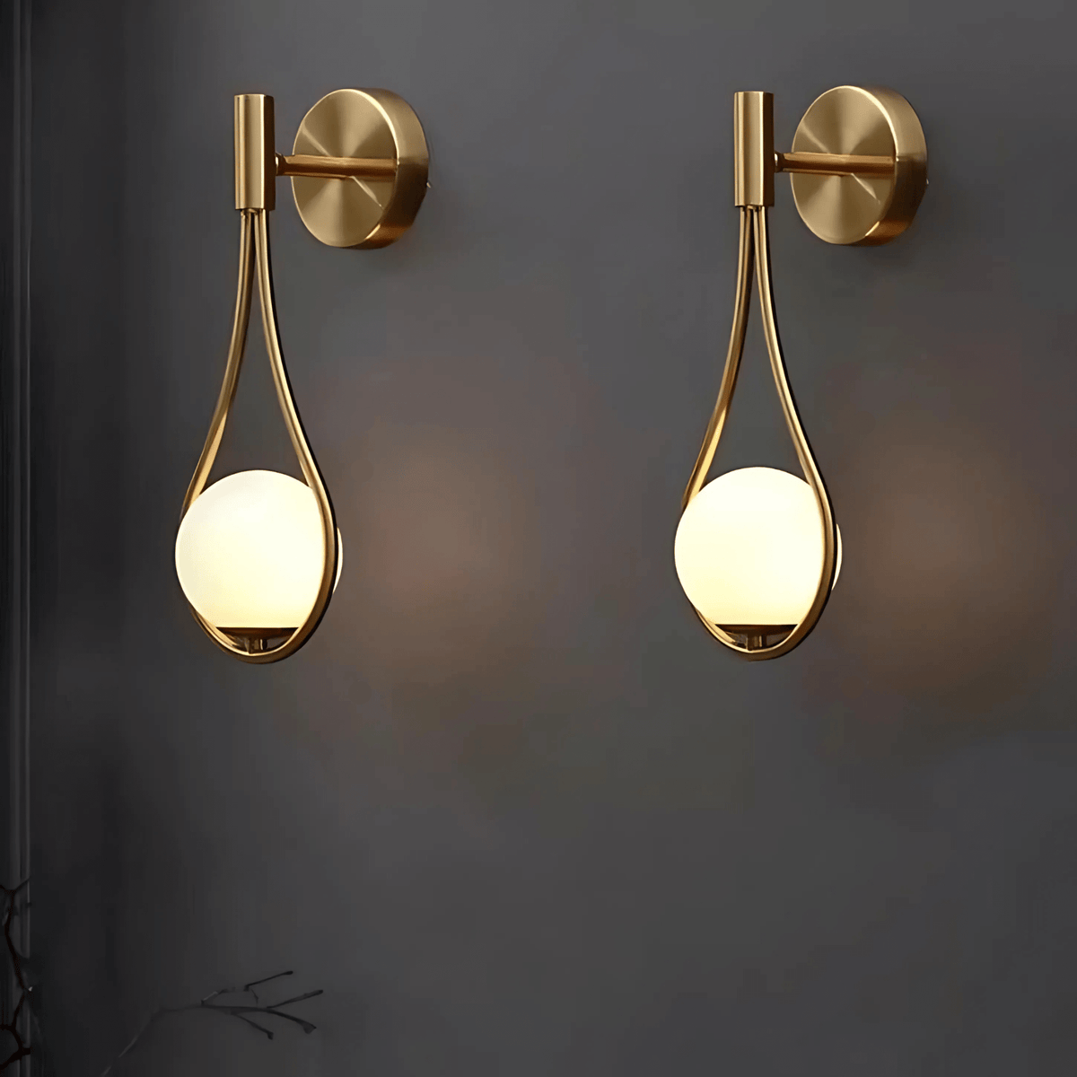 Teardrop Wall Light – Modern Glass Sconce