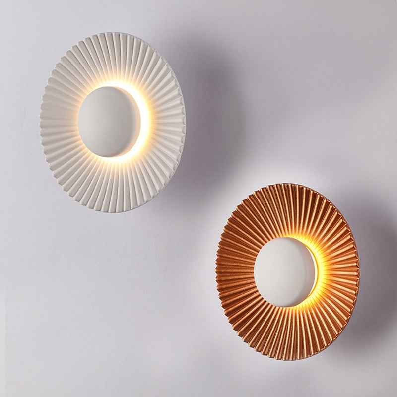 Sunburst Wall Lamp – Metallic Sun Design Sconce