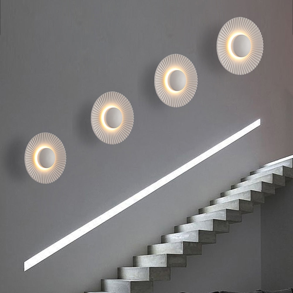 Sunburst Wall Lamp – Metallic Sun Design Sconce