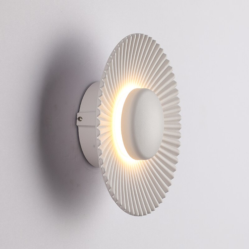 Sunburst Wall Lamp – Metallic Sun Design Sconce